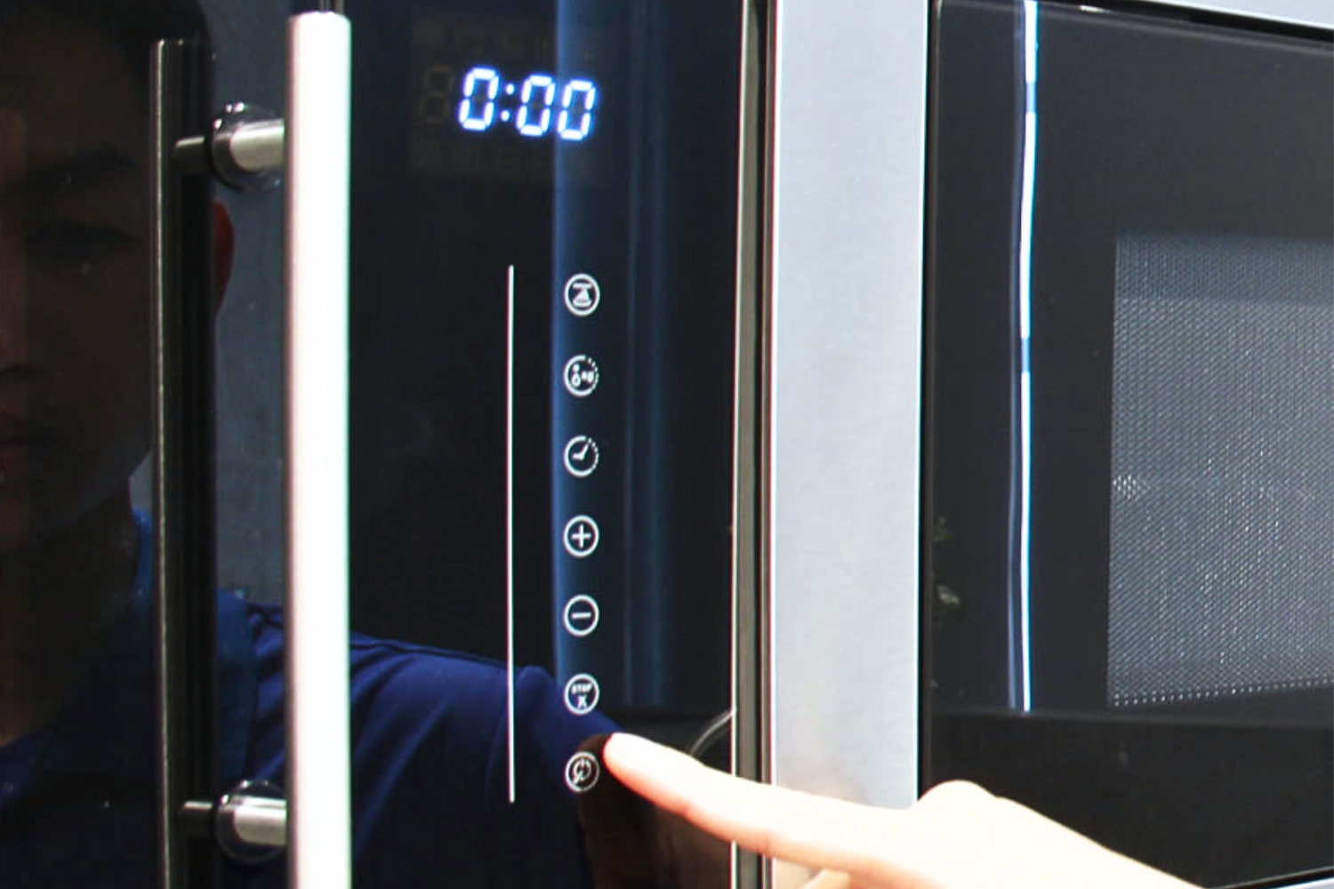 Malloca MW-927DE mang đến trải nghiệm tương tác thân thiện và dễ sử dụng nhờ hệ thống điều khiển điện tử