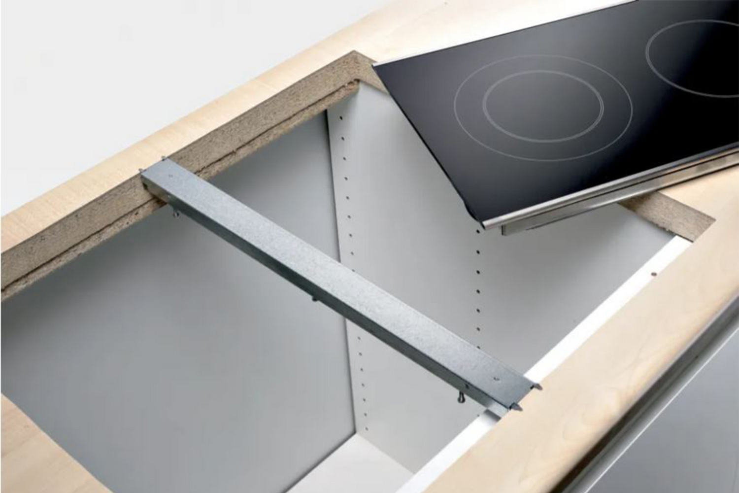 Bếp hồng ngoại Bosch&nbsp;PKF375FP1E Serie 6 được thiết kế đặc biệt để lắp âm vào bàn bếp