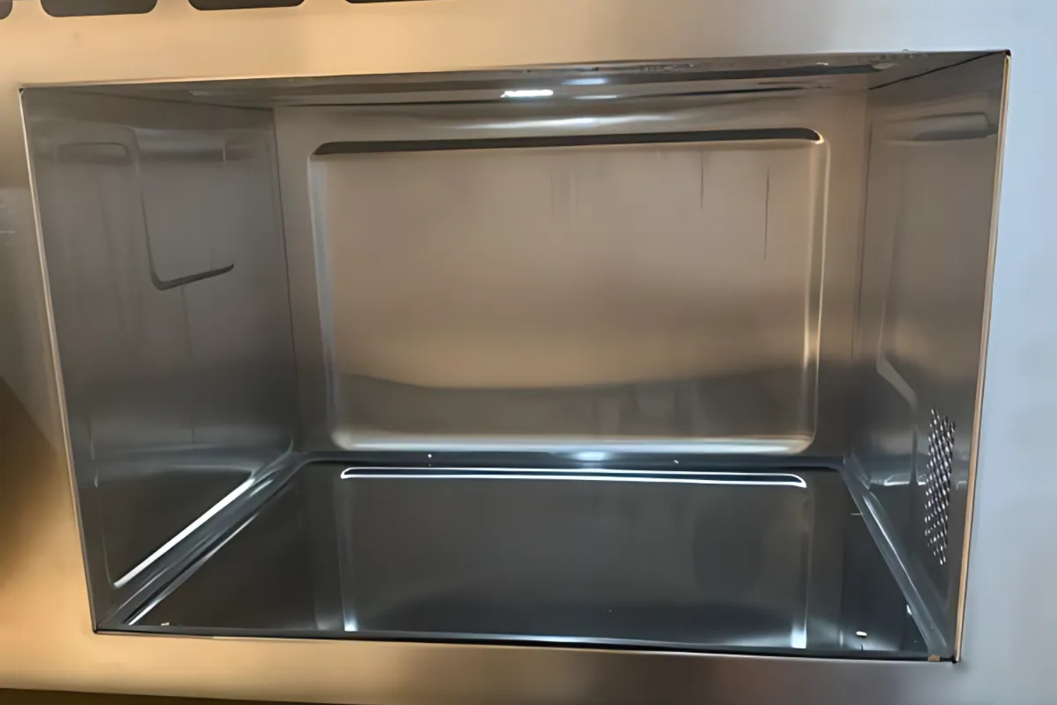 Sự kết hợp giữa thiết kế không đĩa quay và công nghệ Inverter mang lại nhiều ưu điểm vượt trội