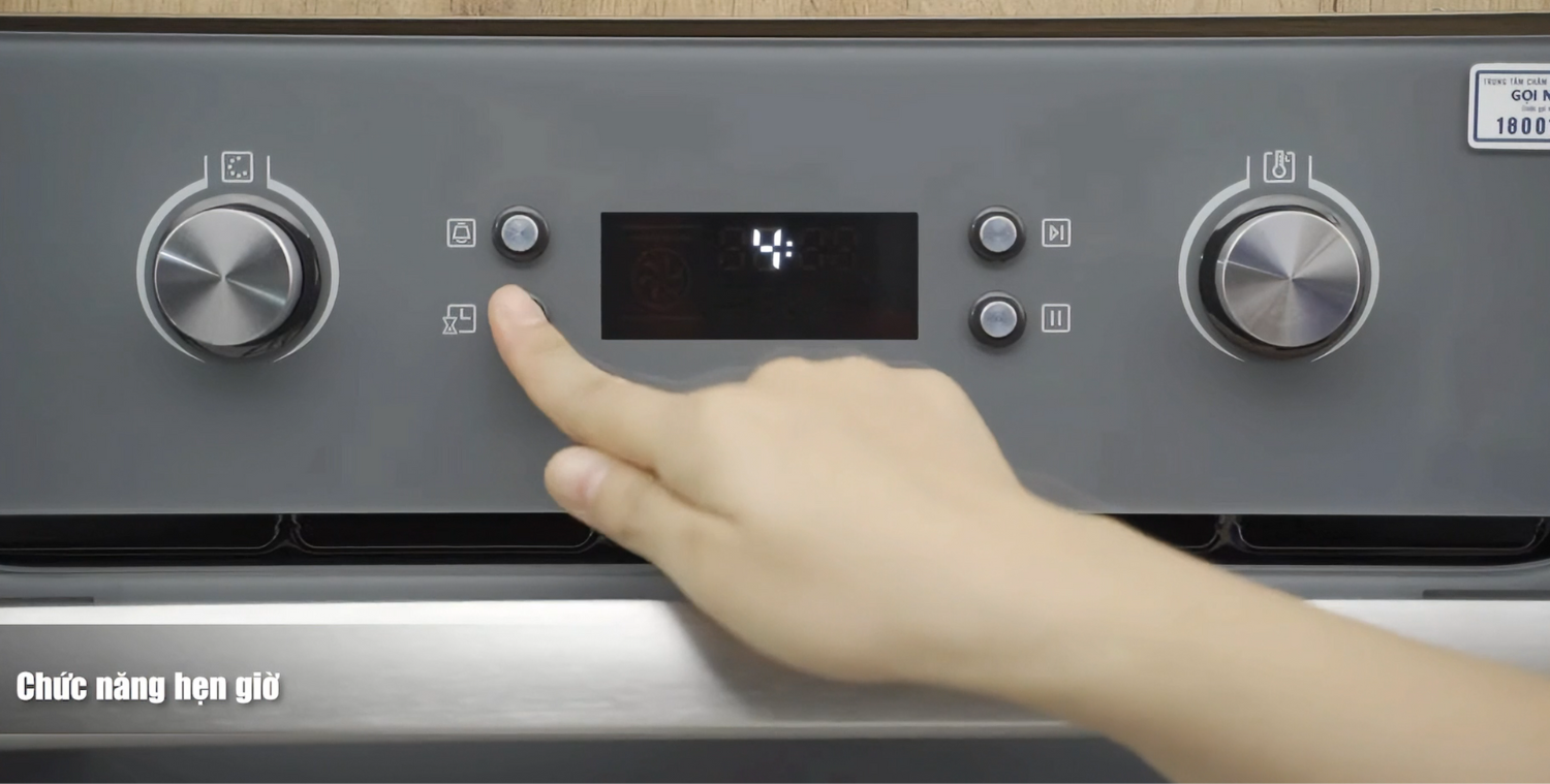 Bạn chỉ cần cài đặt thời gian nướng mong muốn. Khi hết giờ, lò sẽ tự động tắt nguồn và phát âm báo
