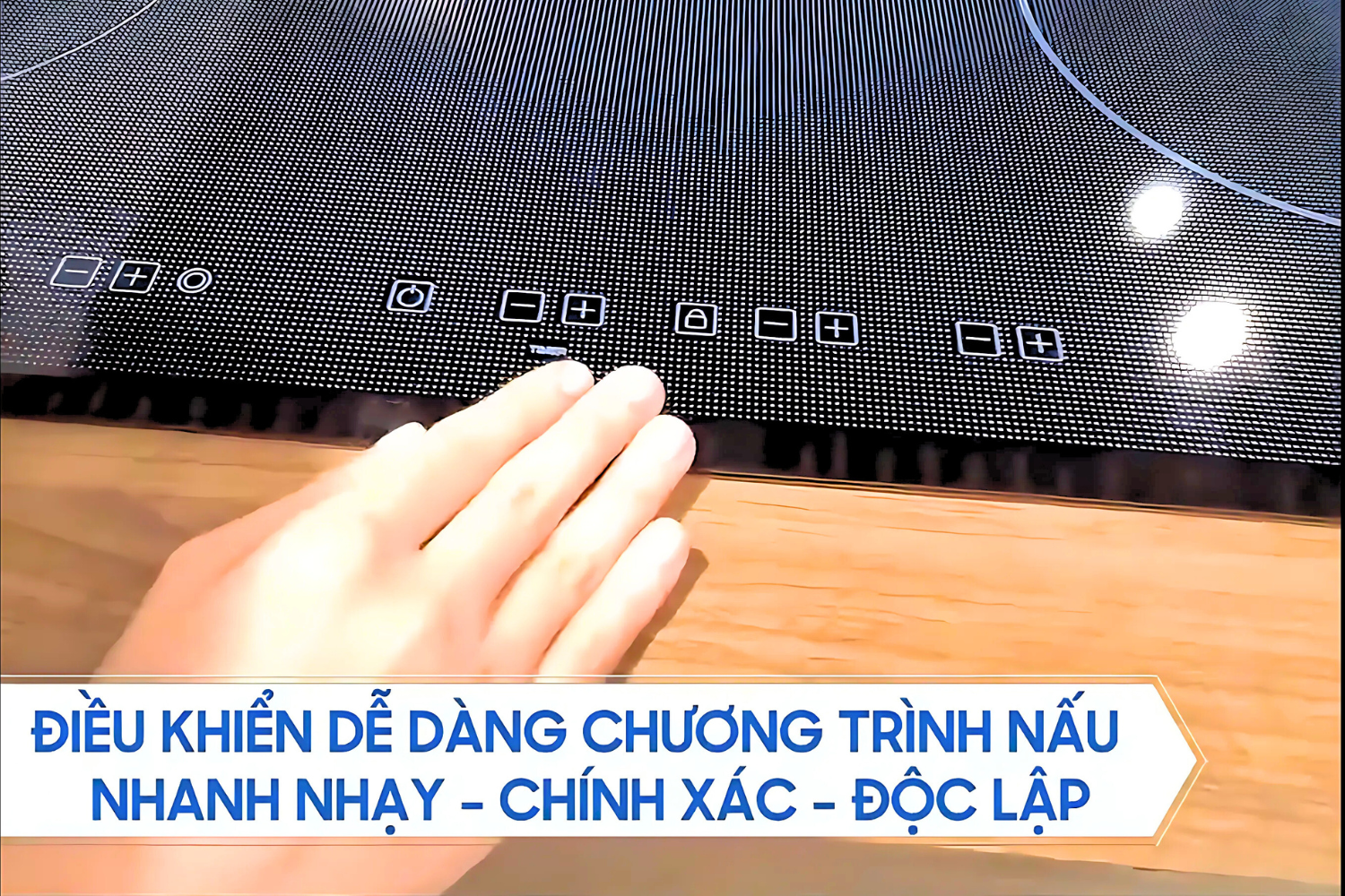 Bếp điện từ Malloca MH-03IRB SB mang đến sự&nbsp;tương tác mới lạ&nbsp;trong căn bếp nhờ&nbsp;bảng điều khiển cảm ứng siêu nhạy