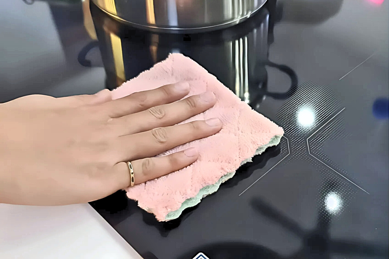 Mặt kính trơn láng, dễ dàng lau chùi