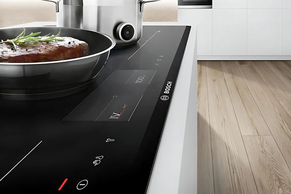 Bếp từ Bosch PXX975KW1E Serie 8 nổi bật với thiết kế âm 5 vùng nấu đa điểm