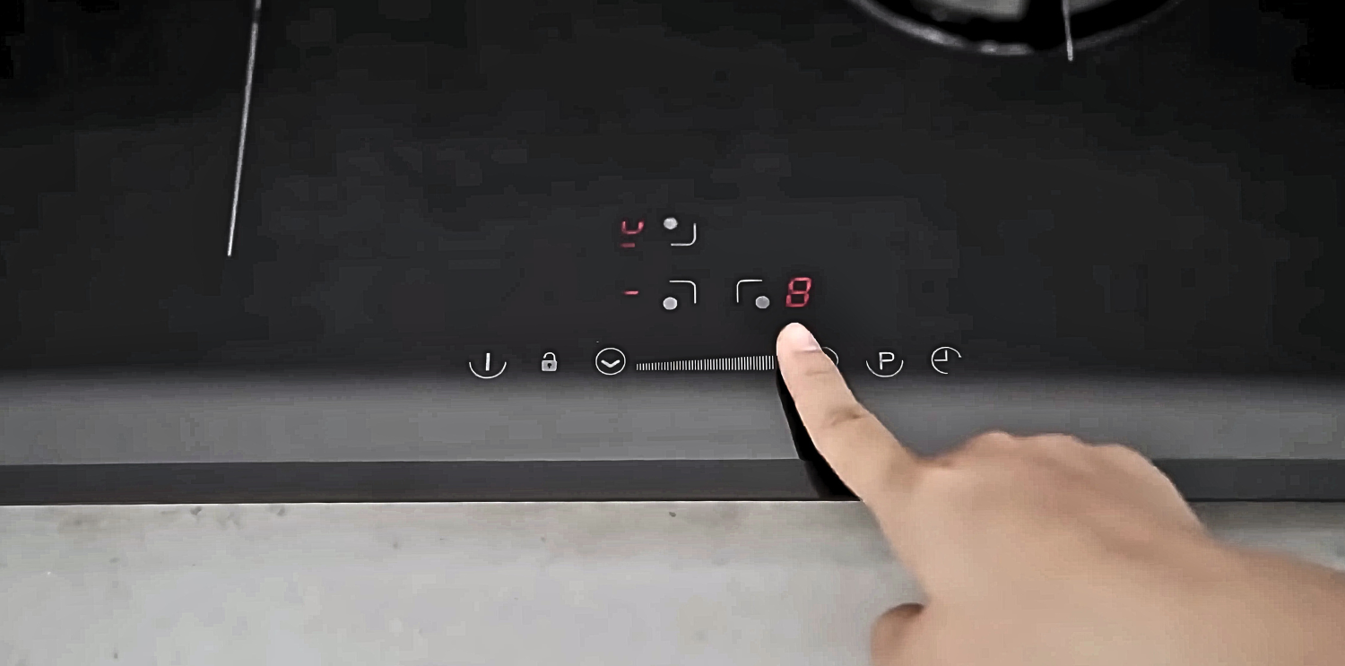 Bảng điều khiển cảm ứng trượt (Slider) của bếp từ Hafele HC-I603B