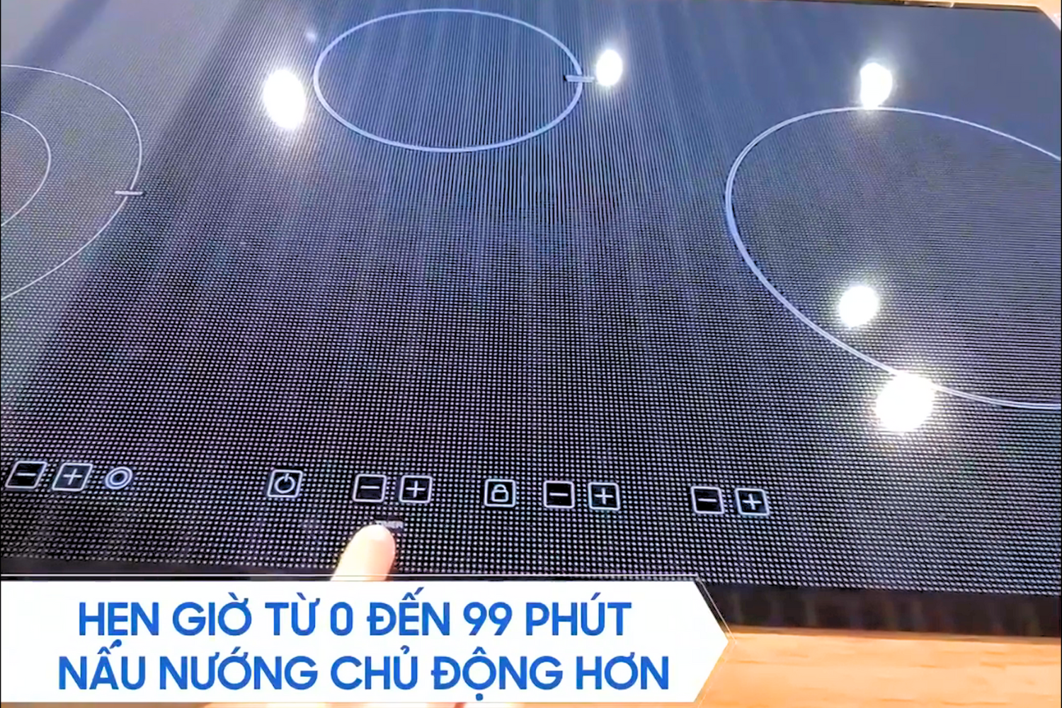 Tính năng hẹn giờ độc lập cho từng vùng nấu trên bếp Malloca MH-03IRB SB mang đến sự tiện lợi và linh hoạt tối đa