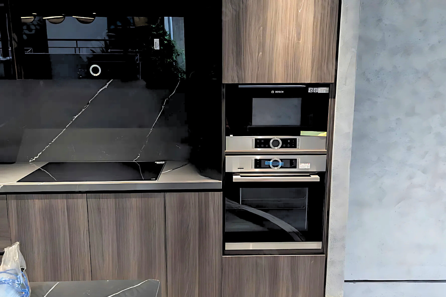 Lò vi sóng Bosch BFL634GS1B sở hữu đường nét thiết kế tinh tế đến từng chi tiết nhỏ