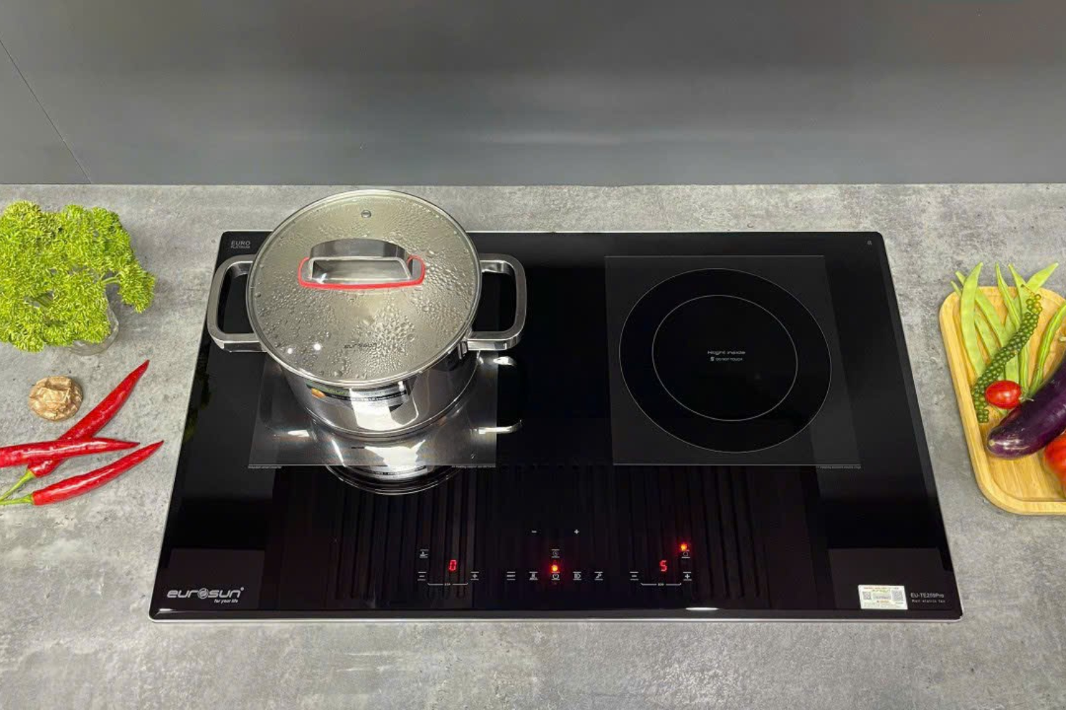 Thiết kế lắp âm - hiện đại và tối ưu diện tích bếp