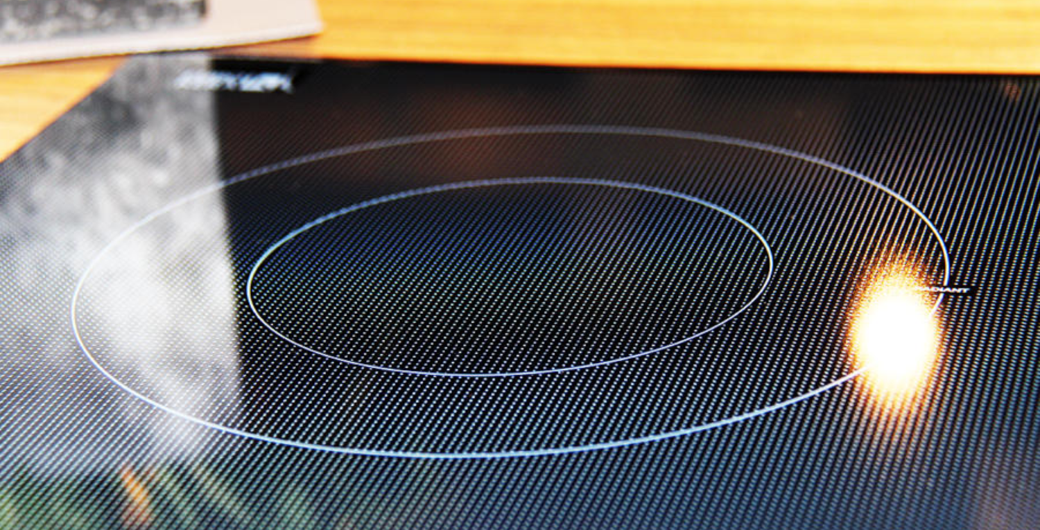 Bếp điện từ Malloca MH-02IR SB được thiết kế với hai vùng nấu điện - từ hoàn toàn độc lập