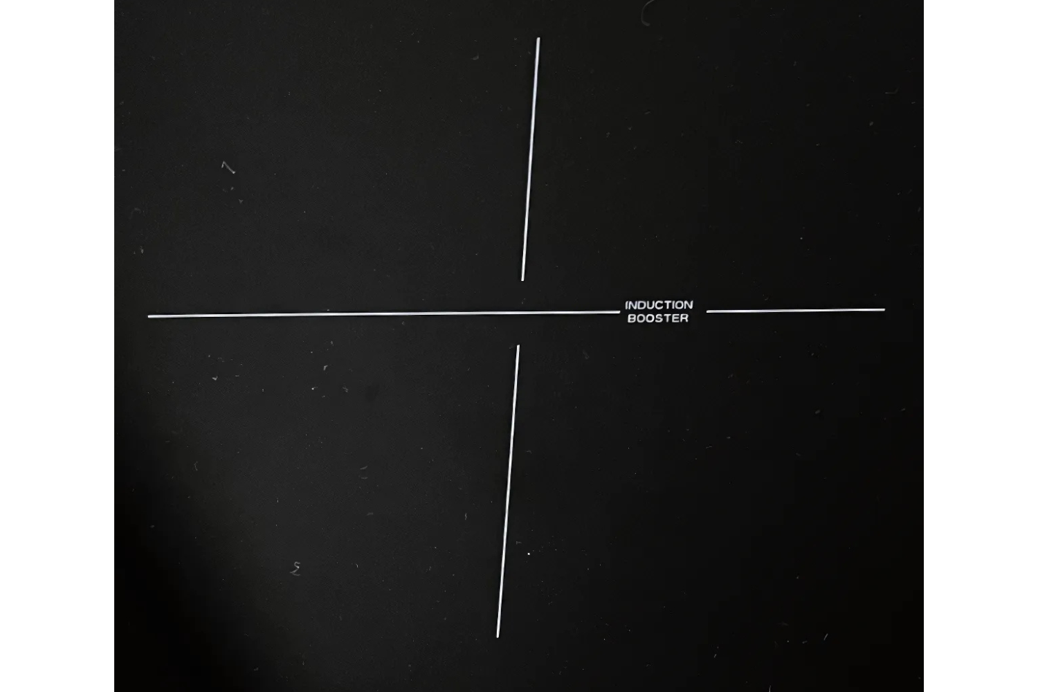 Vùng nấu dưới cũng sở hữu công suất 1400W và kích thước 18cm