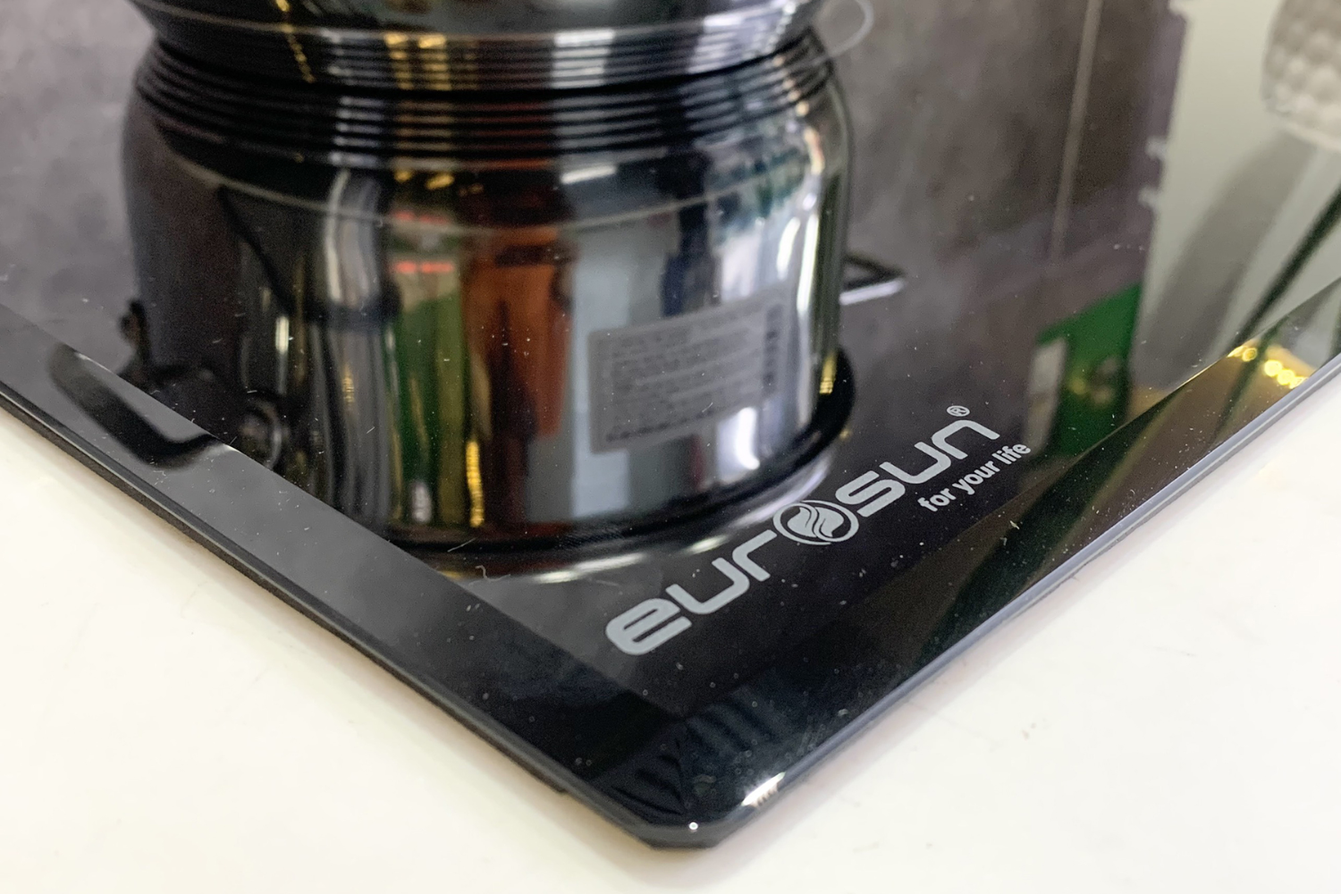 Mặt kính Euro Platinum chịu nhiệt cực tốt, bền đẹp