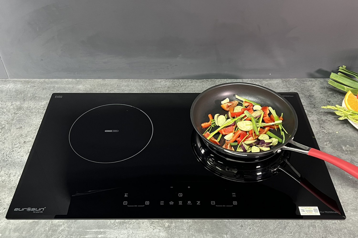 Công suất 3600W cùng động cơ Inverter giúp tiết kiện điện năng sử dụng