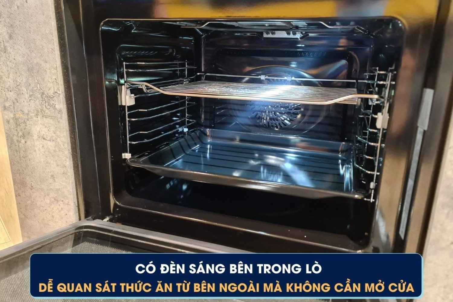 Lò nướng Malloca MOV-72 CB sở hữu dung tích khoang lò lớn 72 lít, lý tưởng cho các gia đình đông thành viên