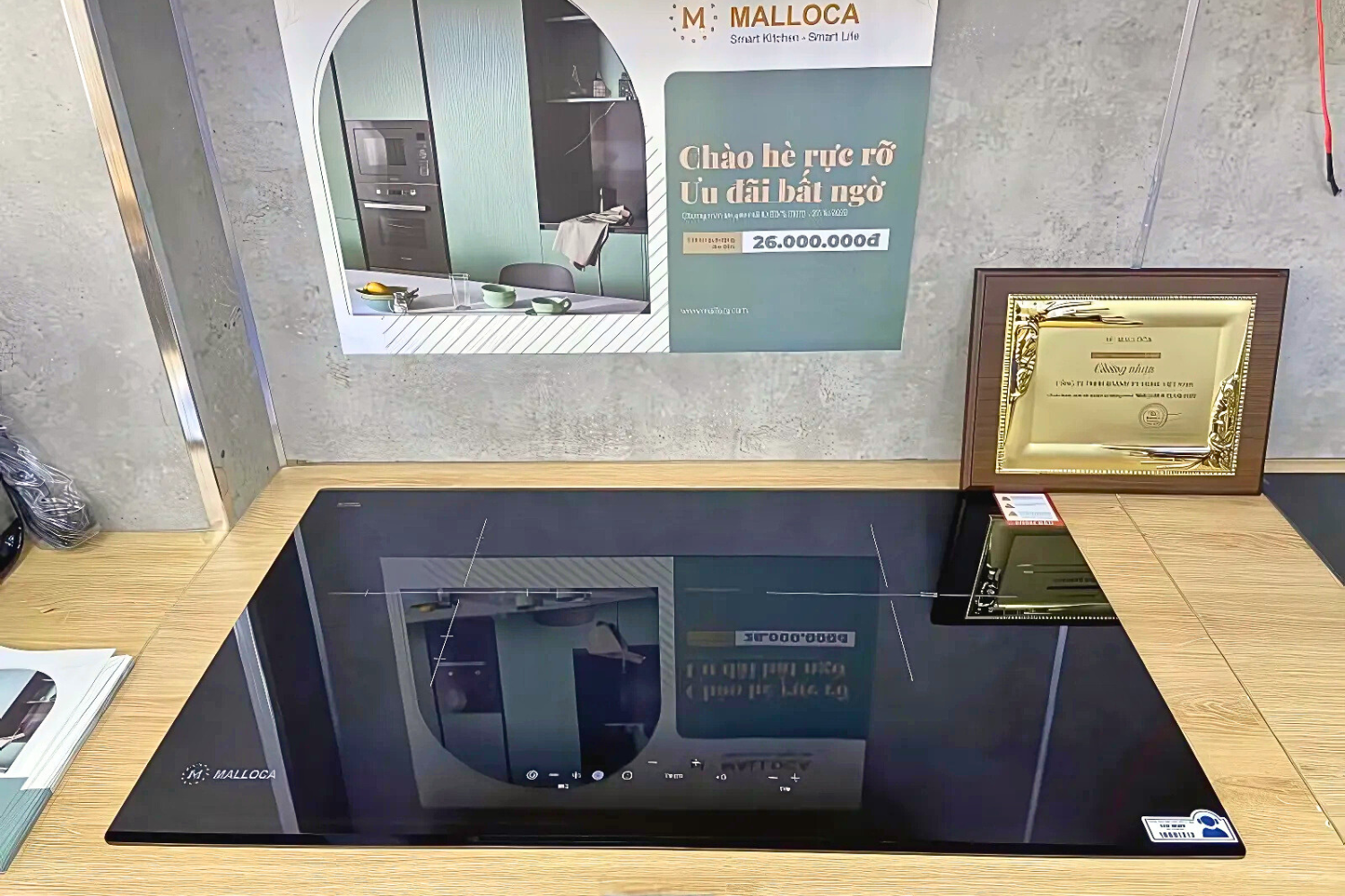 Kính gốm Schott Ceran màu đen sáng bóng được nhập khẩu trực tiếp từ Đức