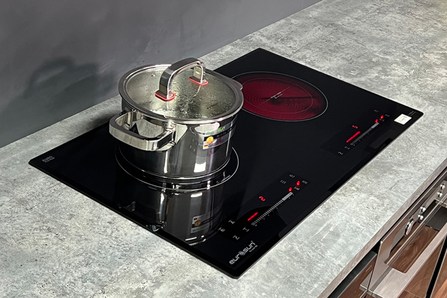 Eurosun EU-TE226Max Lắp Âm - Tối ưu không gian bếp