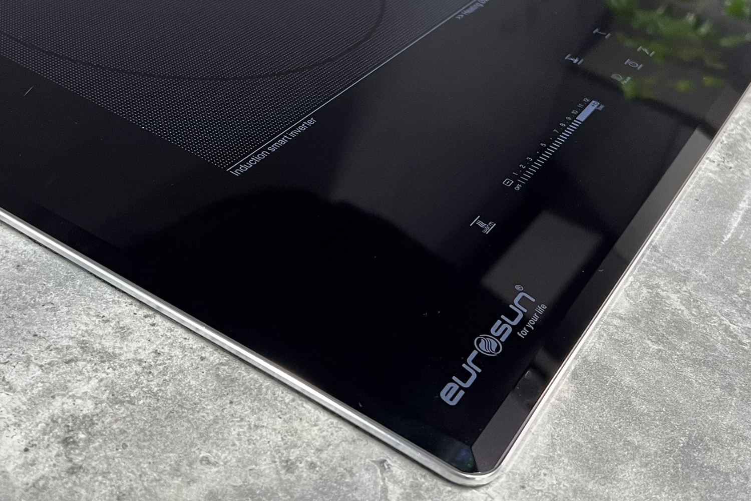 Mặt kính Euro Platinum chịu nhiệt cực tốt, bền đẹp