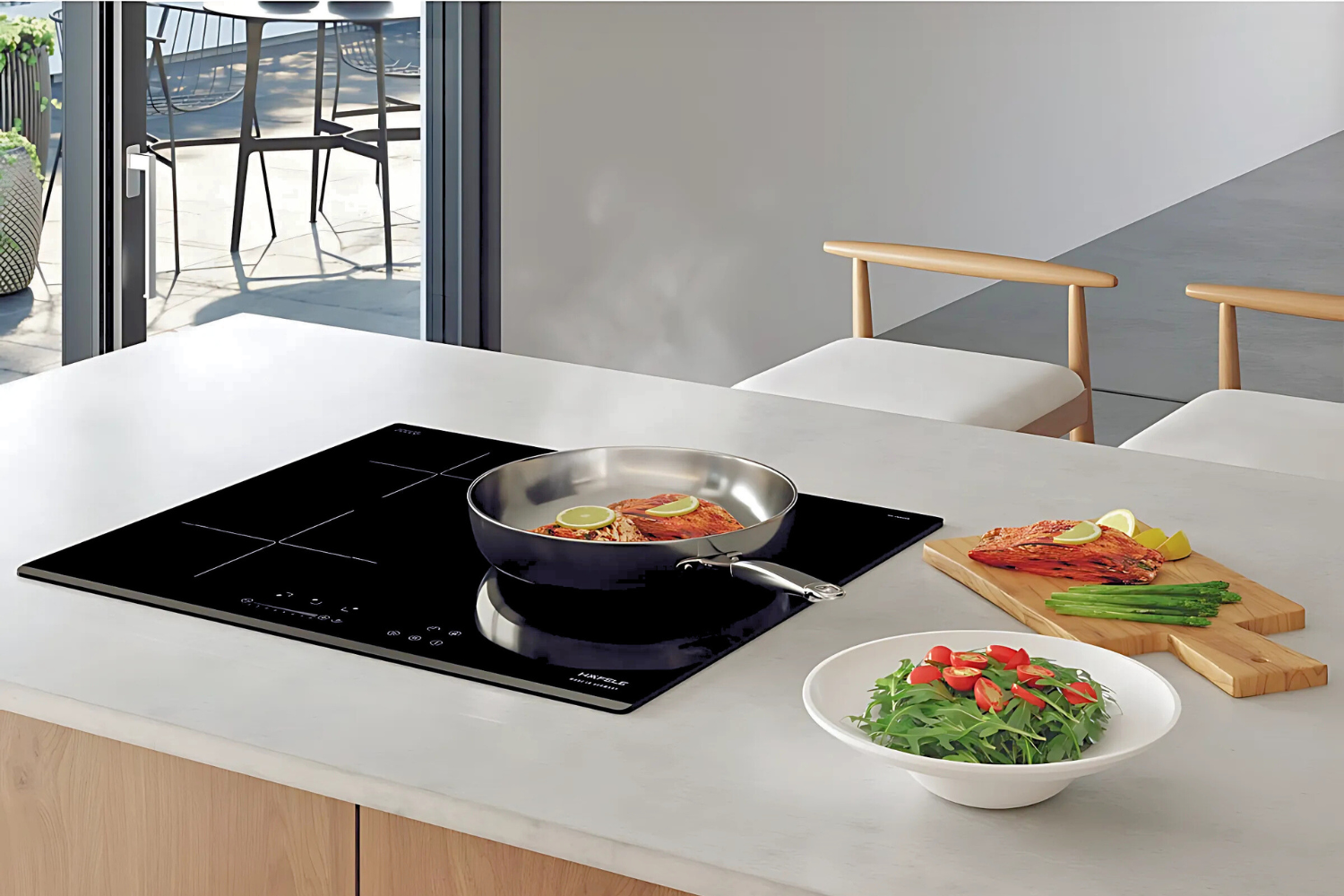 Bếp từ 3 vùng nấu Hafele HC-I6030B là sự kết hợp hoàn hảo giữa thiết kế sang trọng chuẩn Đức