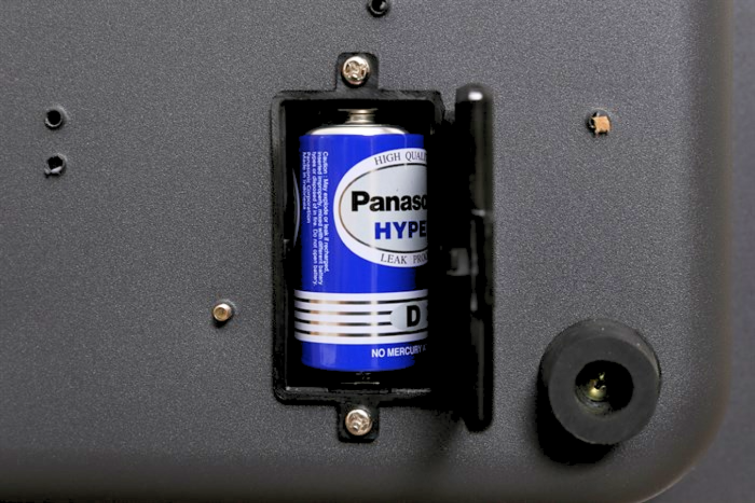 Bếp được trang bị hệ thống đánh lửa IC (Ignition Control Unit), tạo tia lửa điện nhanh chóng