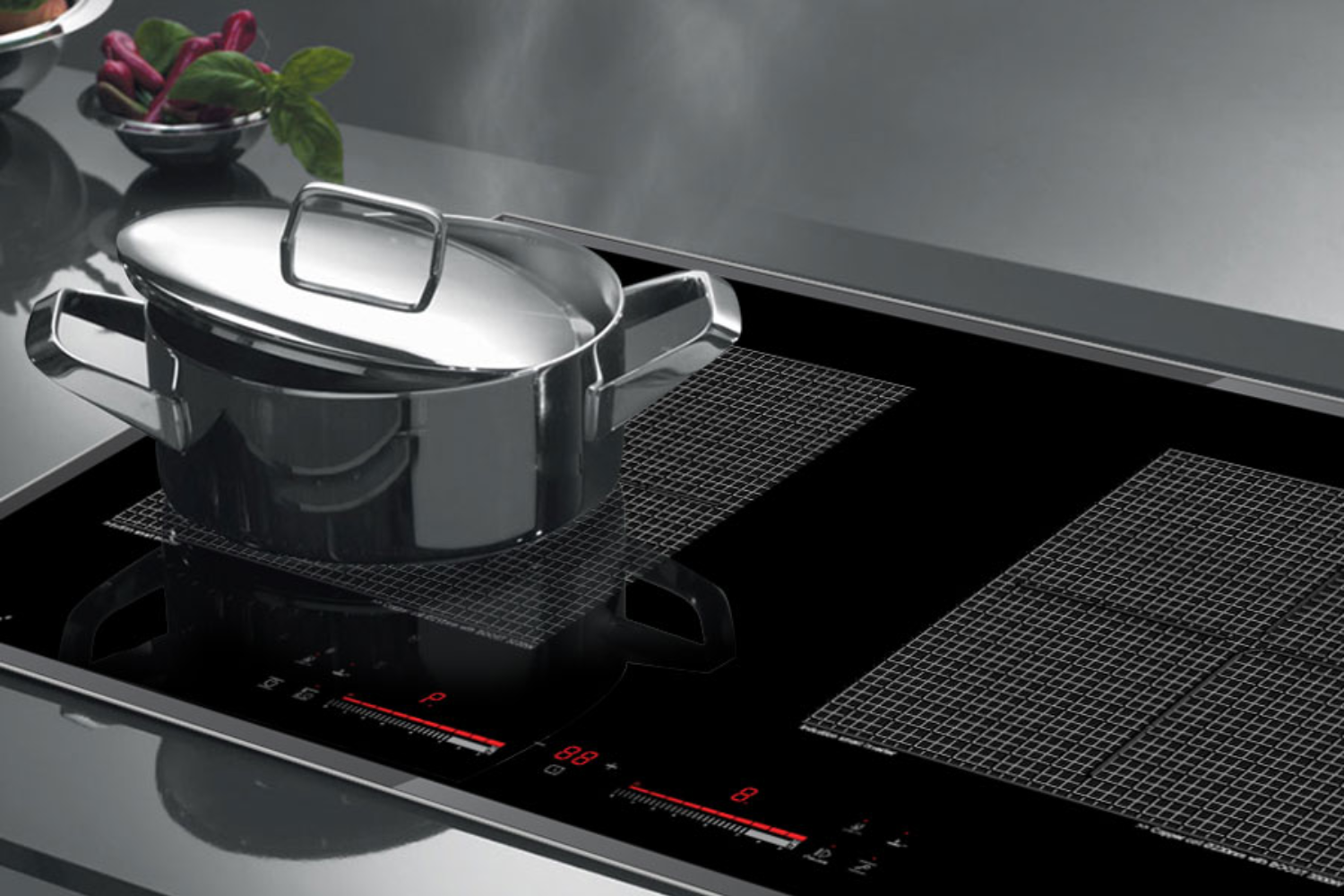 Eurosun EU-T715Pro được chế tạo từ thép sơn tĩnh điện cao cấp