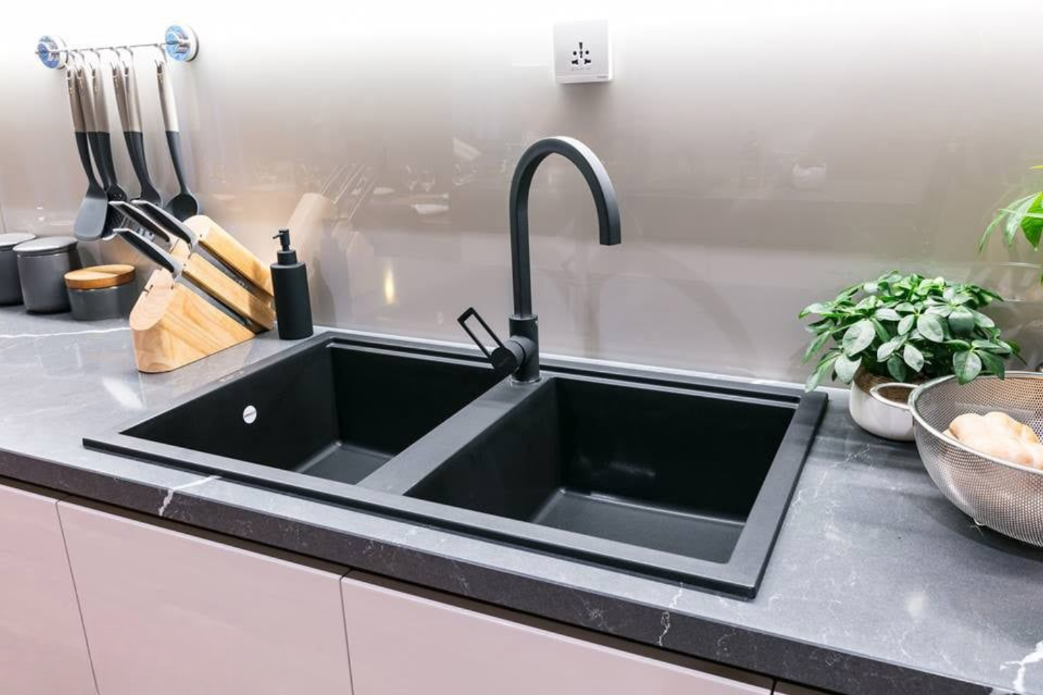 tien-nghi-voi-hai-nguon-nuoc-nong-lanh-linh-hoat