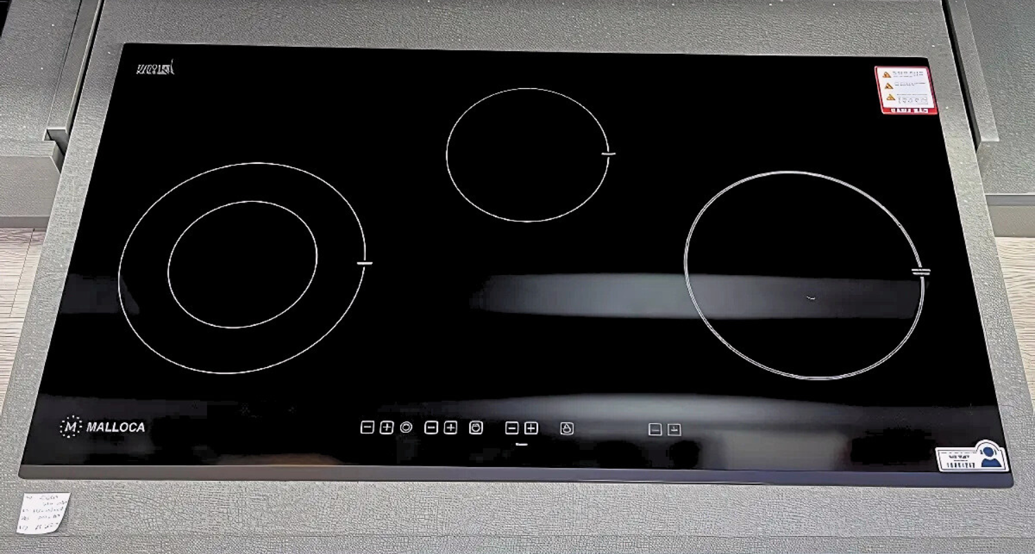 Bếp điện từ Malloca được trang bị 3 vùng nấu độc lập, mang đến sự linh hoạt và tiện ích