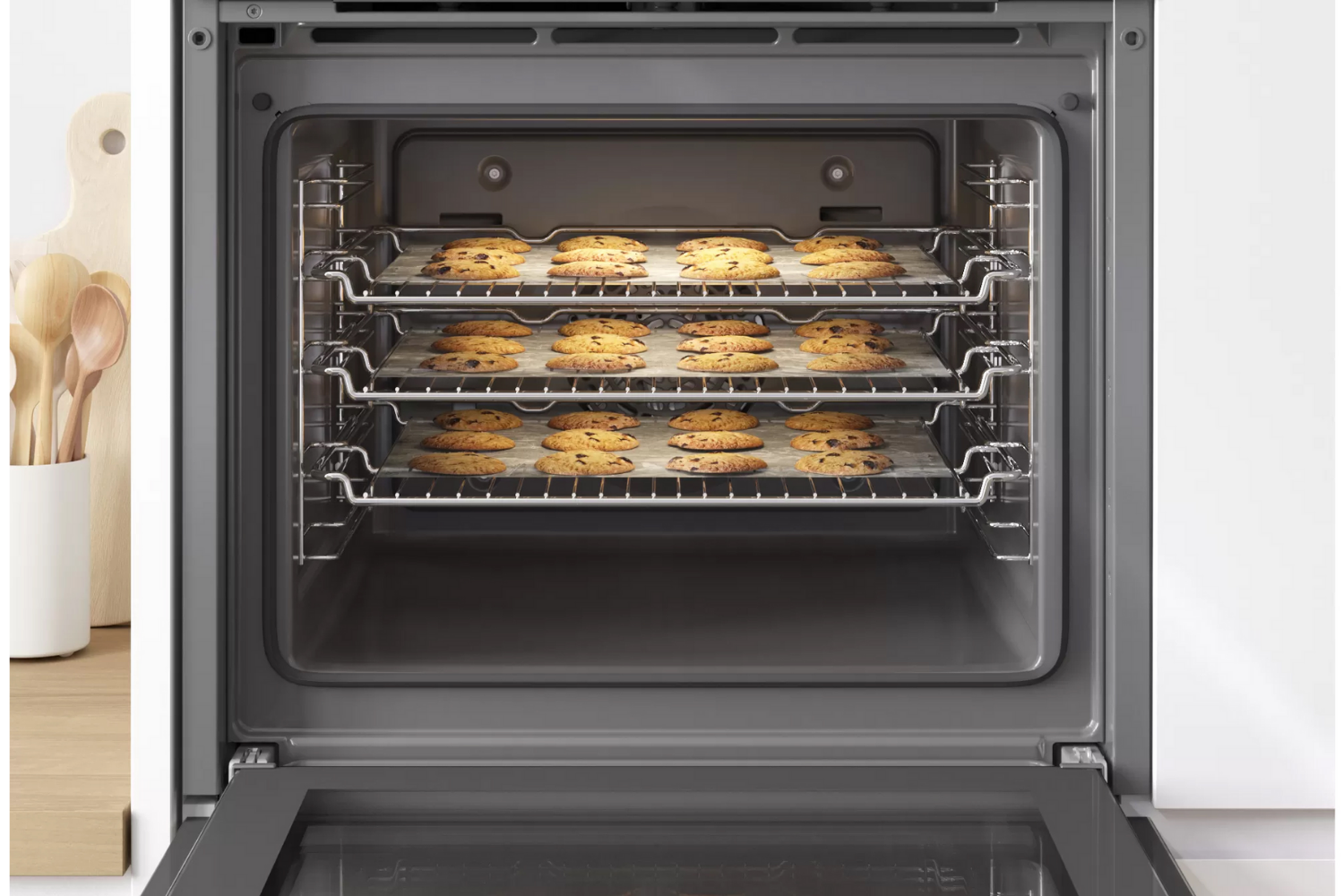 Sự linh hoạt trong việc sử dụng cũng được đặt lên hàng đầu với 5 vị trí kệ điều chỉnh độ cao