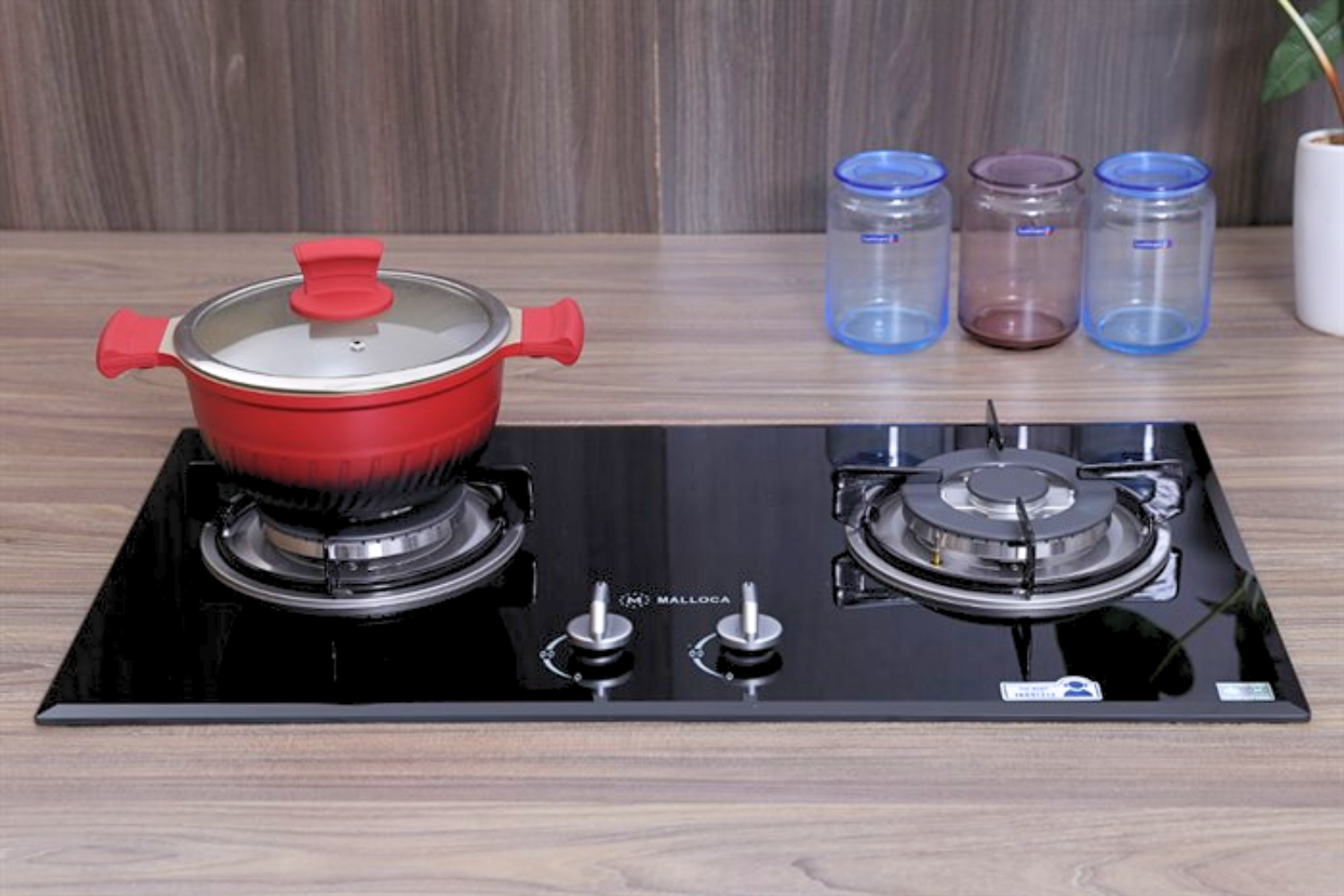 Bếp gas Malloca GHG 732A với hai vùng nấu rộng rãi và độc lập 2 x 3.8kW (Tổng 7.6kW