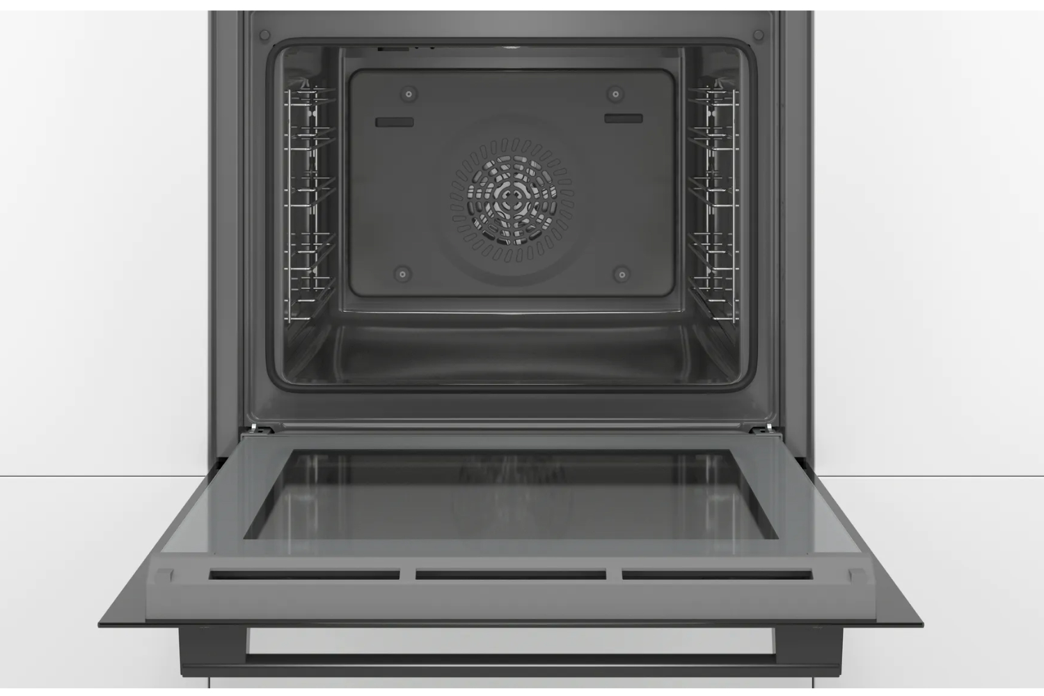 Với dung tích 71 lít, lò nướng Bosch HBS534BB0B mở ra không gian nấu nướng vô cùng rộng rãi