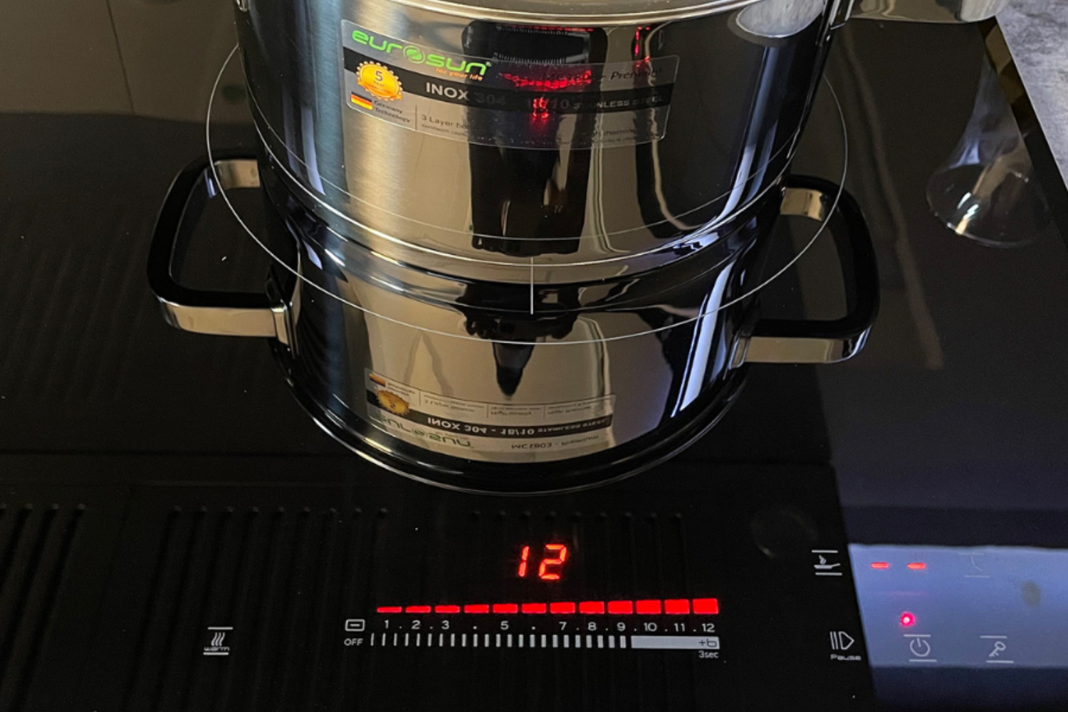 Eurosun EU-T508Max được trang bị bảng điều khiển cảm ứng trượt Slider hiện đại