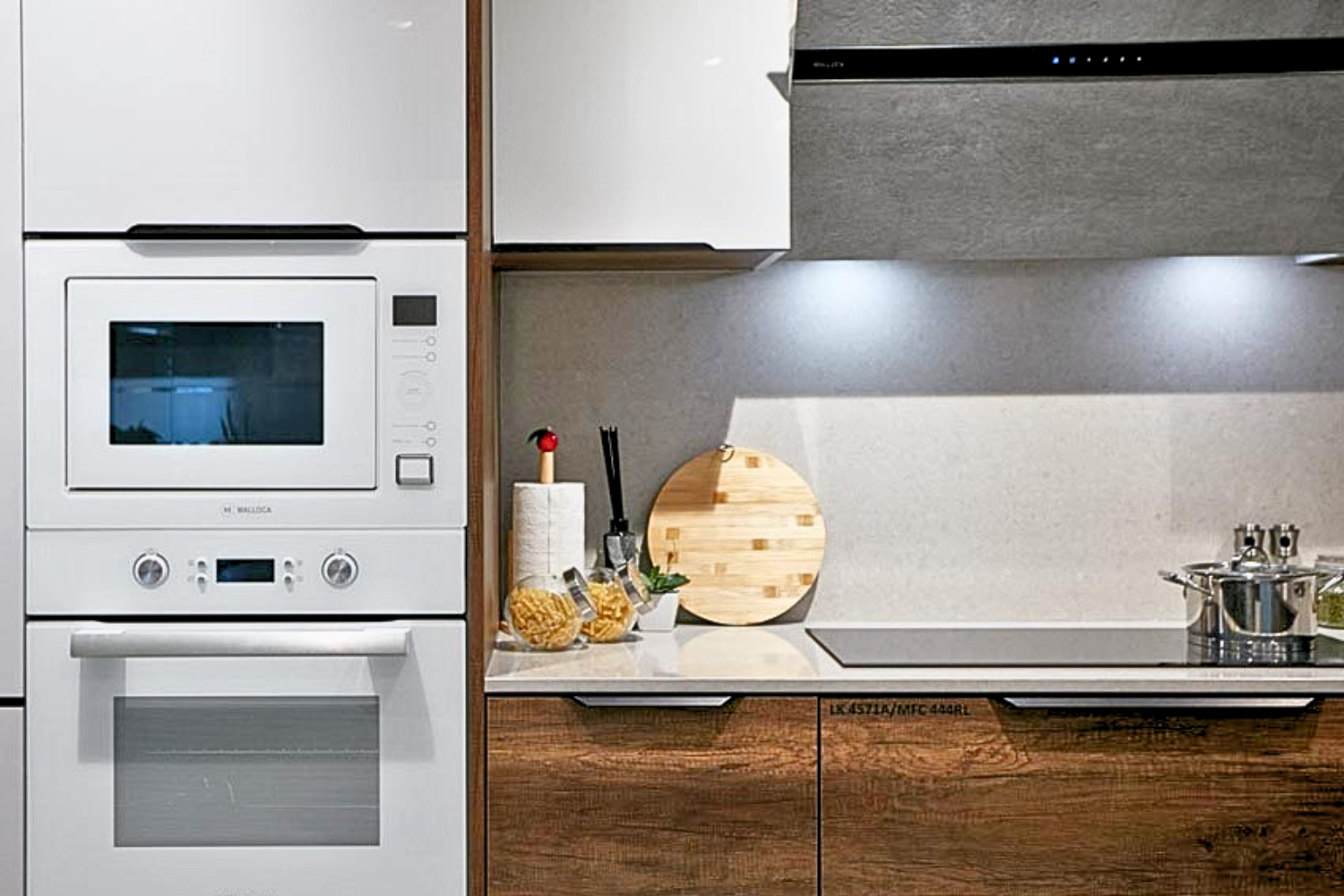 Lò vi sóng Malloca MW-927BG có sẵn 3 phiên bản màu sắc