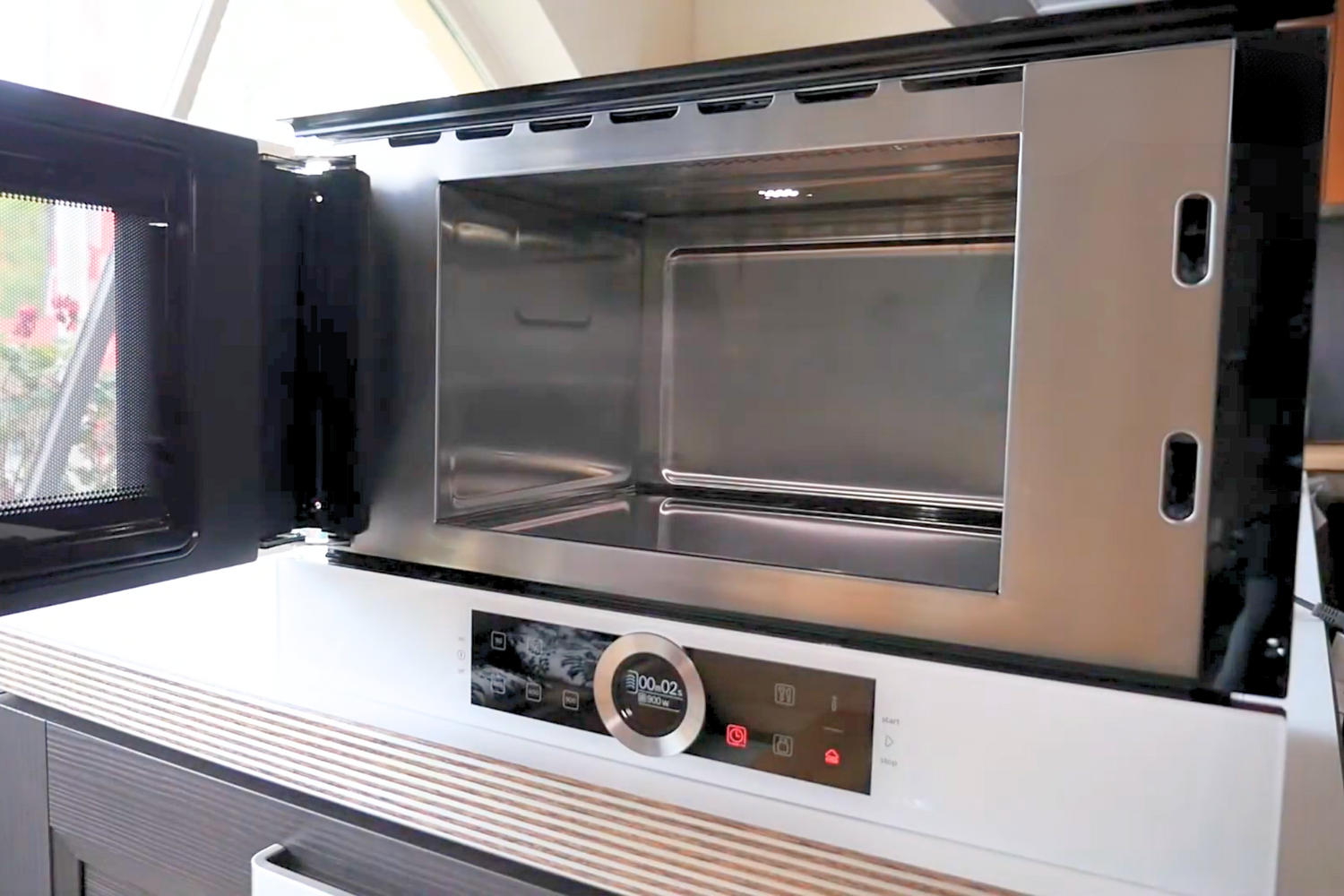 Lò vi sóng Bosch BFL634GW1 được tối ưu hóa để đáp ứng nhu cầu sử dụng của các hộ gia đình