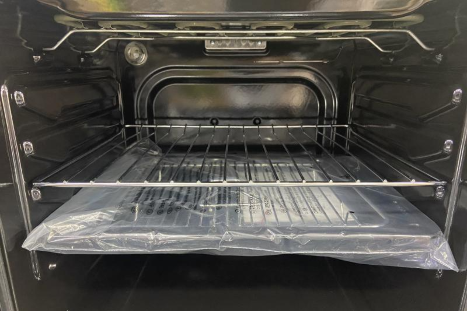 Lò nướng Malloca MOV 575 ECO&nbsp;sở hữu&nbsp;dung tích 57 lít, một không gian rộng rãi