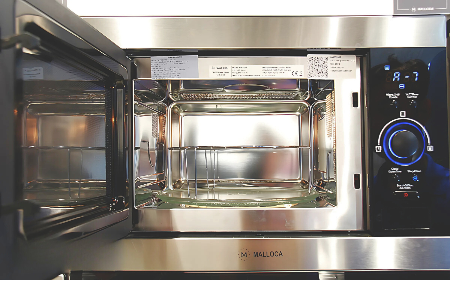 Với dung tích 27 lít, lò vi sóng Malloca MW-927S lý tưởng cho gia đình 3-4 thành viên