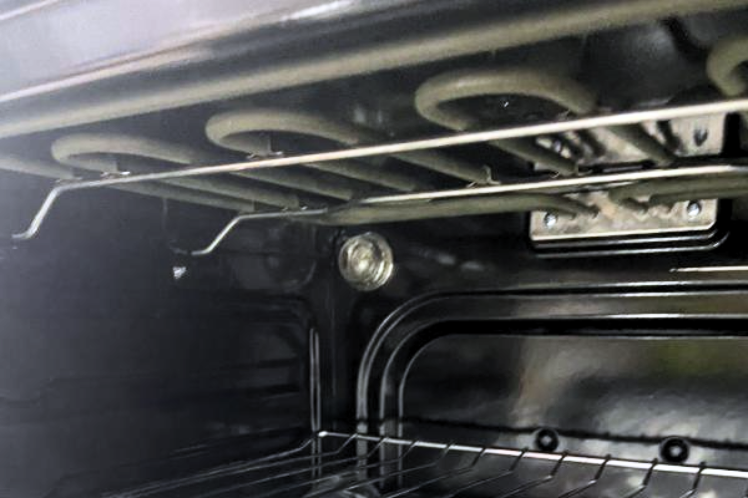 Lò nướng Malloca MOV 575 ECO có công suất hoạt động lên đến 2300W