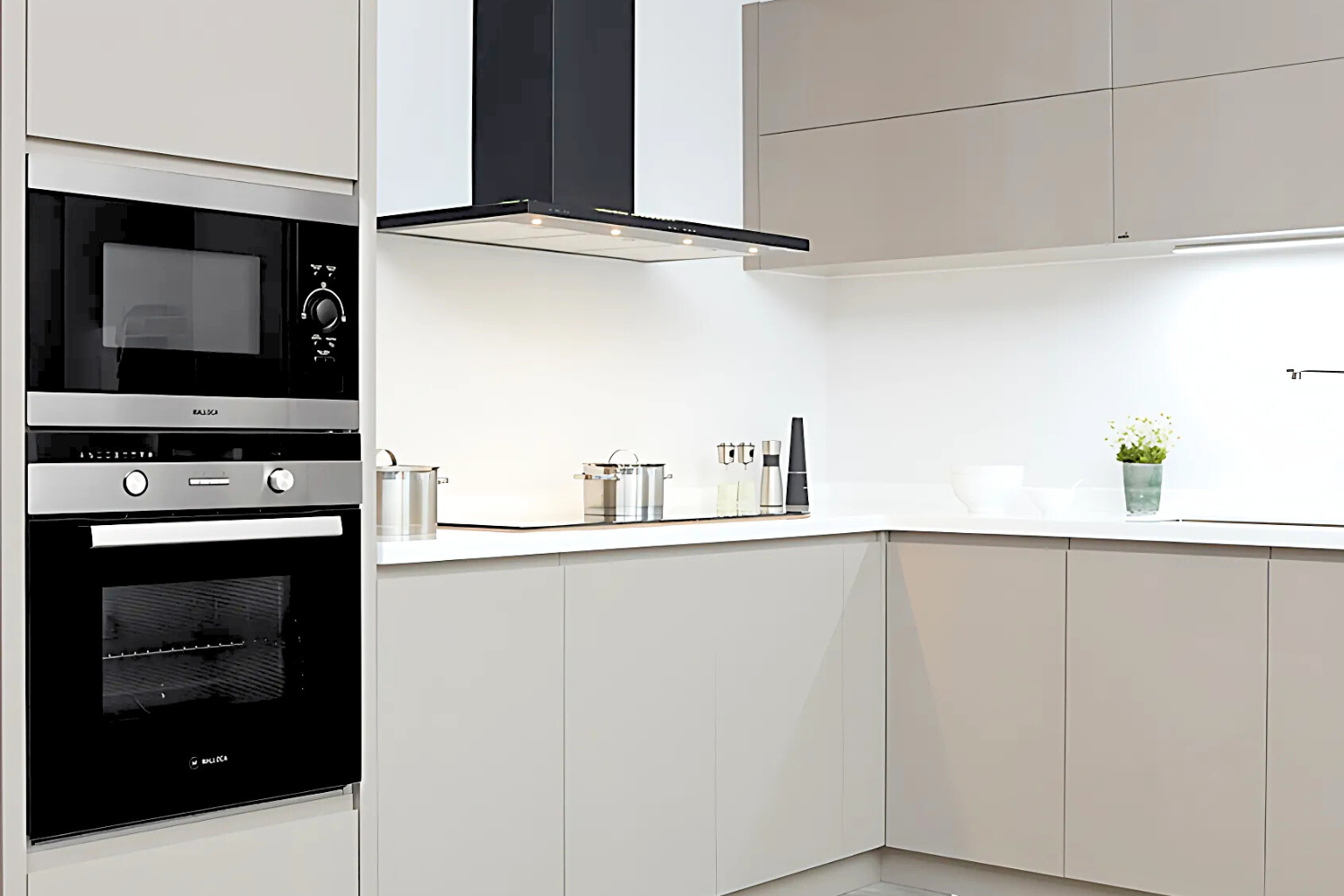 Hoàn thiện bếp hiện đại với lò vi sóng âm tủ Malloca MW-927S