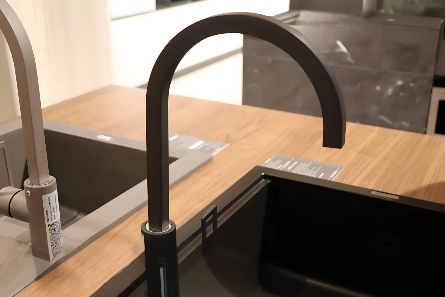 than-voi-xoay-linh-hoat-hoat-dong-on-dinh