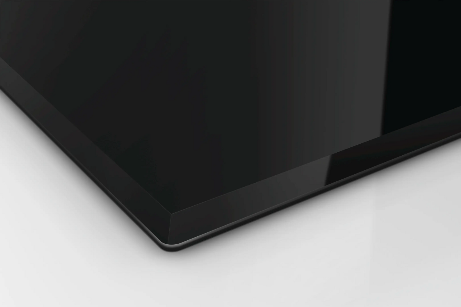 Bề mặt bếp điện từ Bosch PIC651B17E được làm từ kính gốm sứ Schott Ceran của Đức