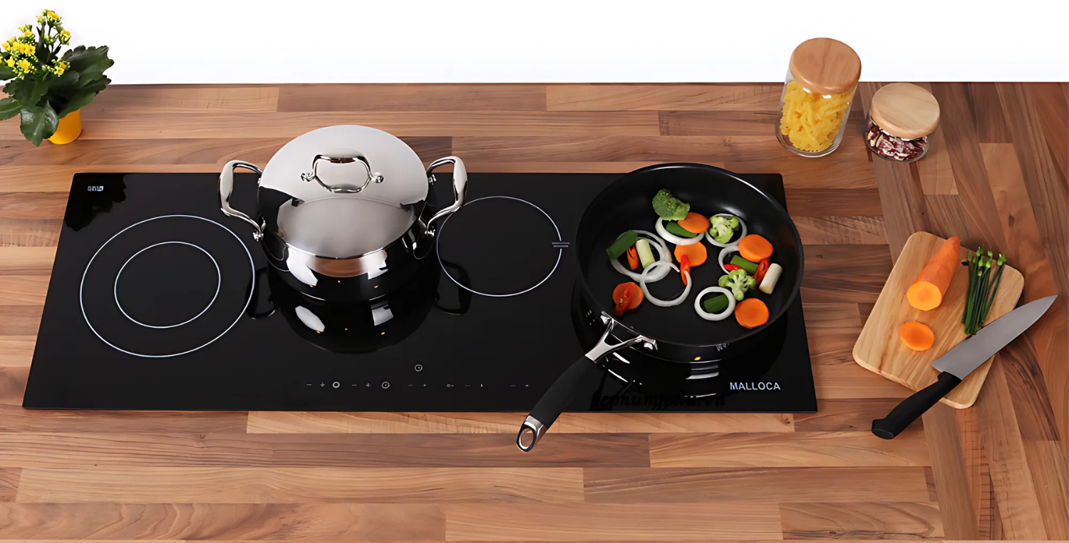 Bếp điện từ&nbsp;Malloca MH-04IR được trang bị 4 vùng nấu hoàn toàn độc lập, mang đến sự linh hoạt tối đa