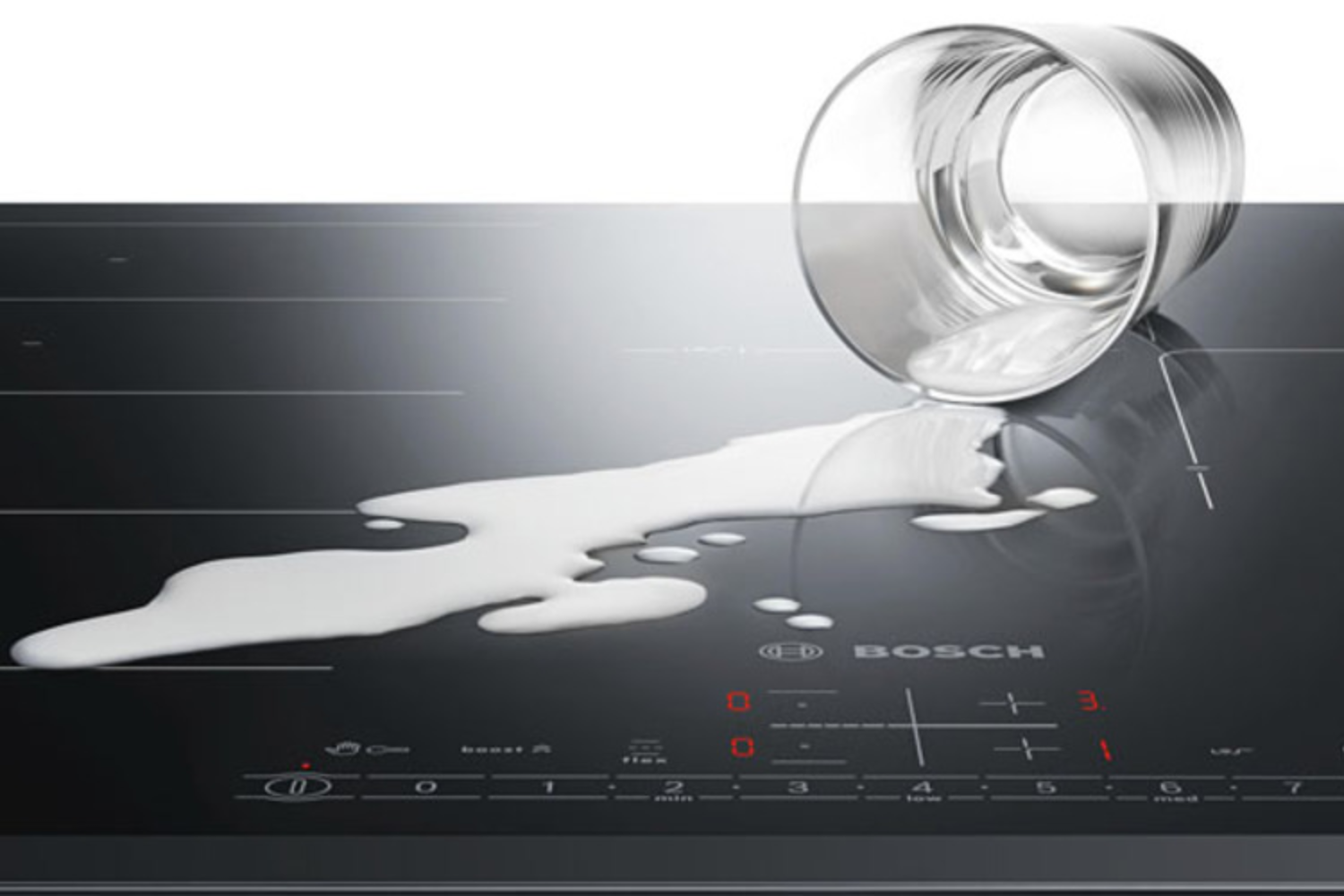 Cảm biến thông minh của bếp sẽ tự ngắt khi nhiệt độ quá cao hoặc chất lỏng bị tràn ra bề mặt