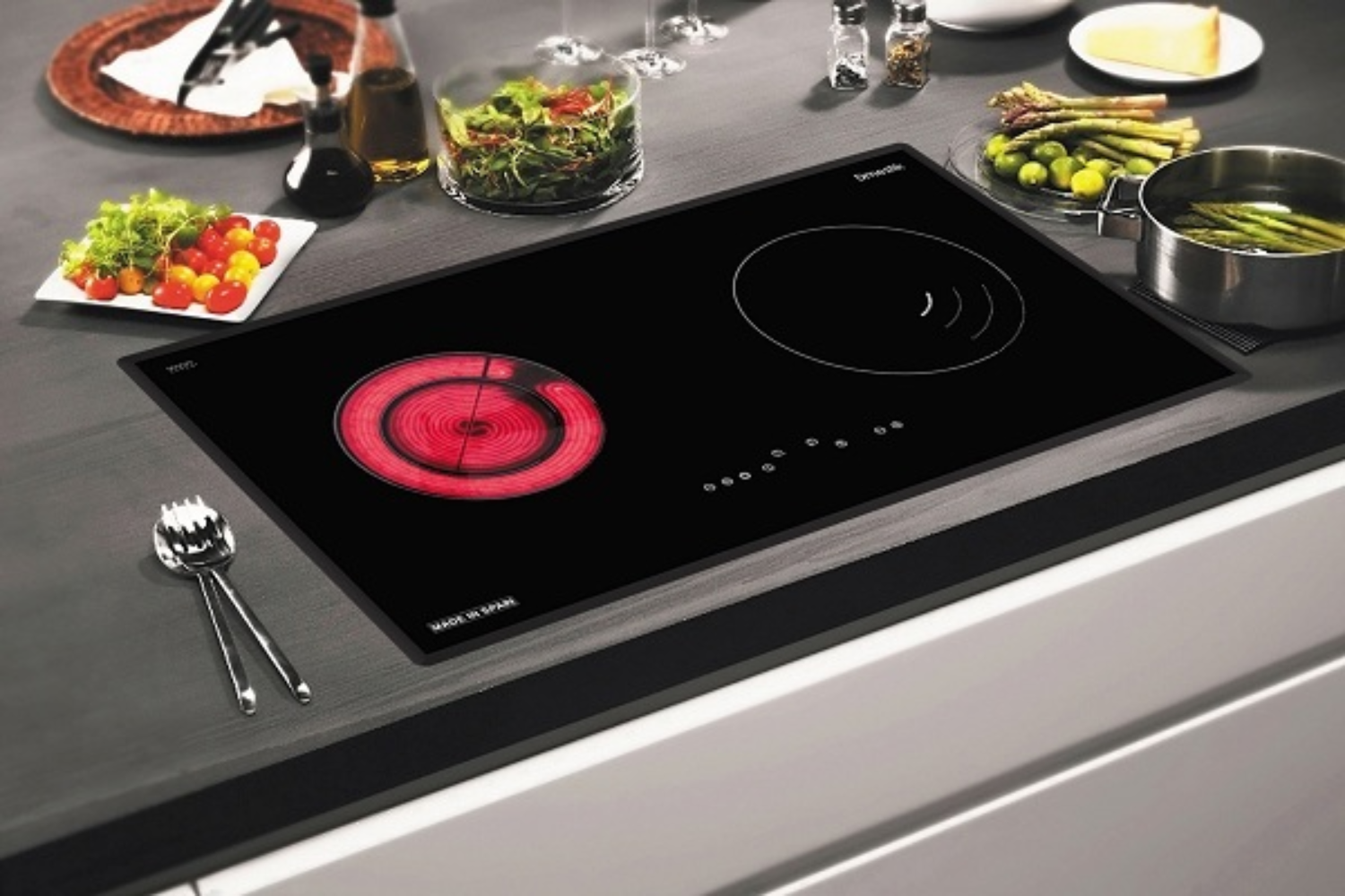 Bếp hồng ngoại (Radiant/Infrared Cooktop) là một thiết bị nấu nướng sử dụng năng lượng điện để tạo nhiệt