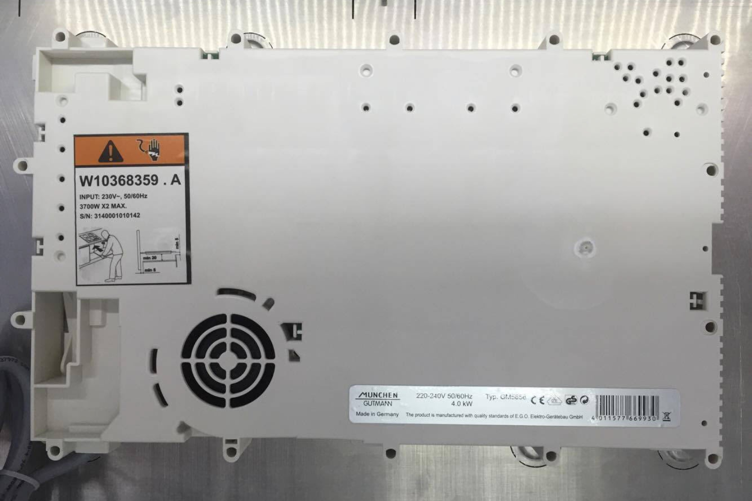 Khung thép không gỉ có khả năng chống ăn mòn và chịu lực tốt