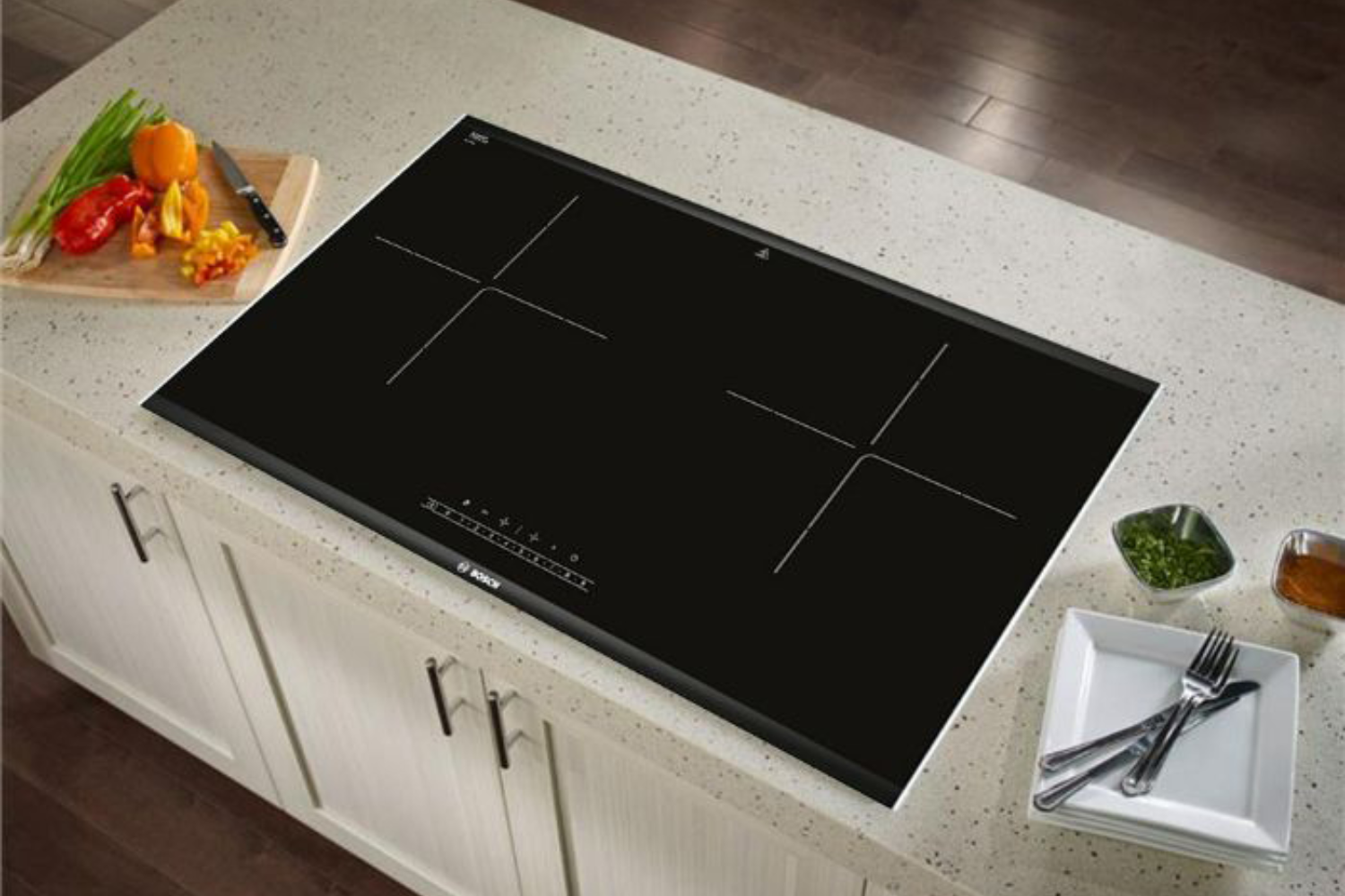 Với hai vùng nấu độc lập, bếp từ Bosch đôi mang đến trải nghiệm nấu nướng tiện lợi