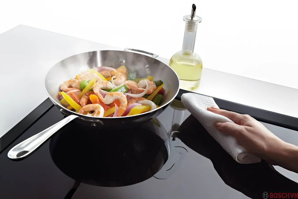 Mặt kính cao cấp dễ lau chùi vệ sinh