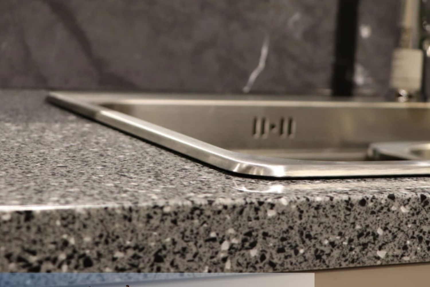 Bồn rửa bát có thiết kế bo góc