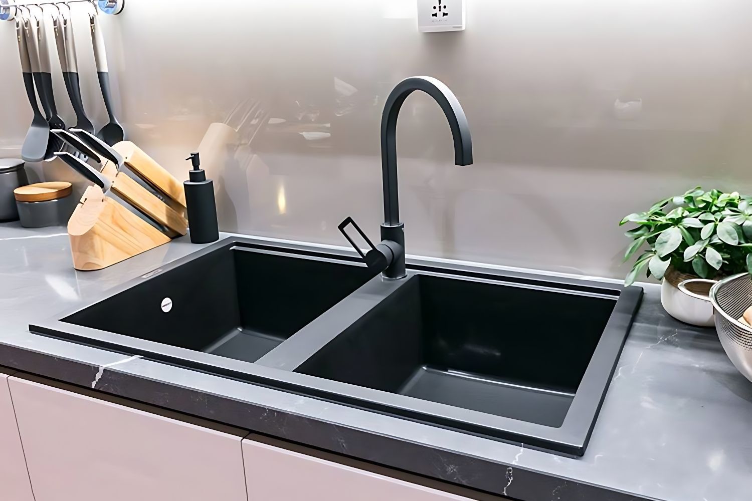 Chậu rửa bát Malloca sâu