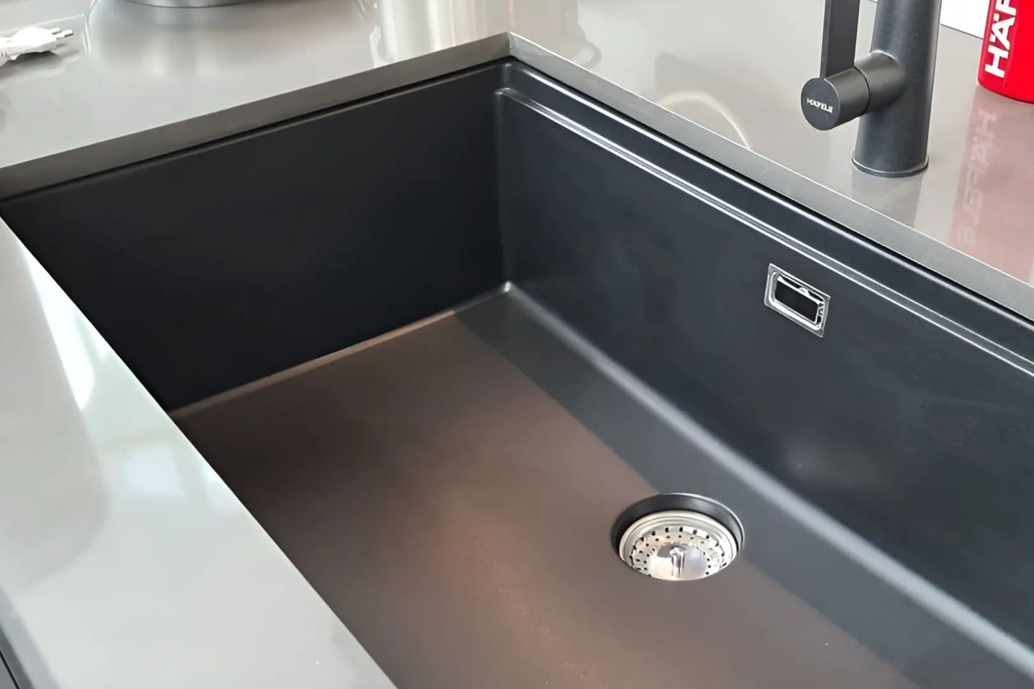 Chất liệu đá Granite tự nhiên bền bỉ theo thời gian