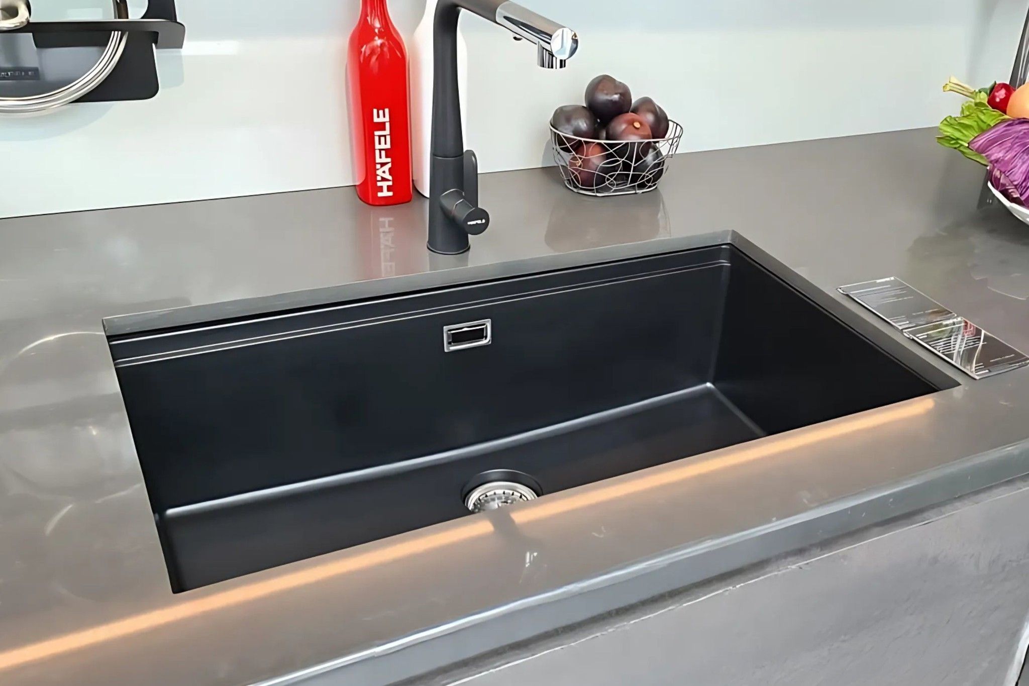 Bảo hành và lắp đặt nhanh chóng tại KingWorld