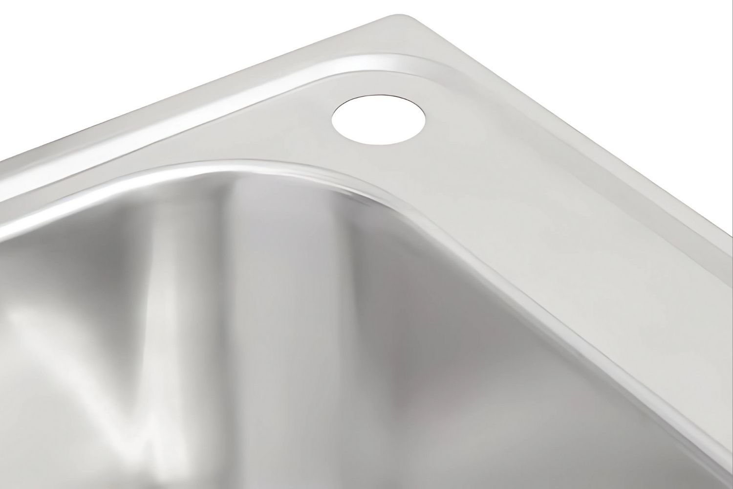 Lắp vòi tiện lợi với lỗ khoát sẵn trên thành chậu