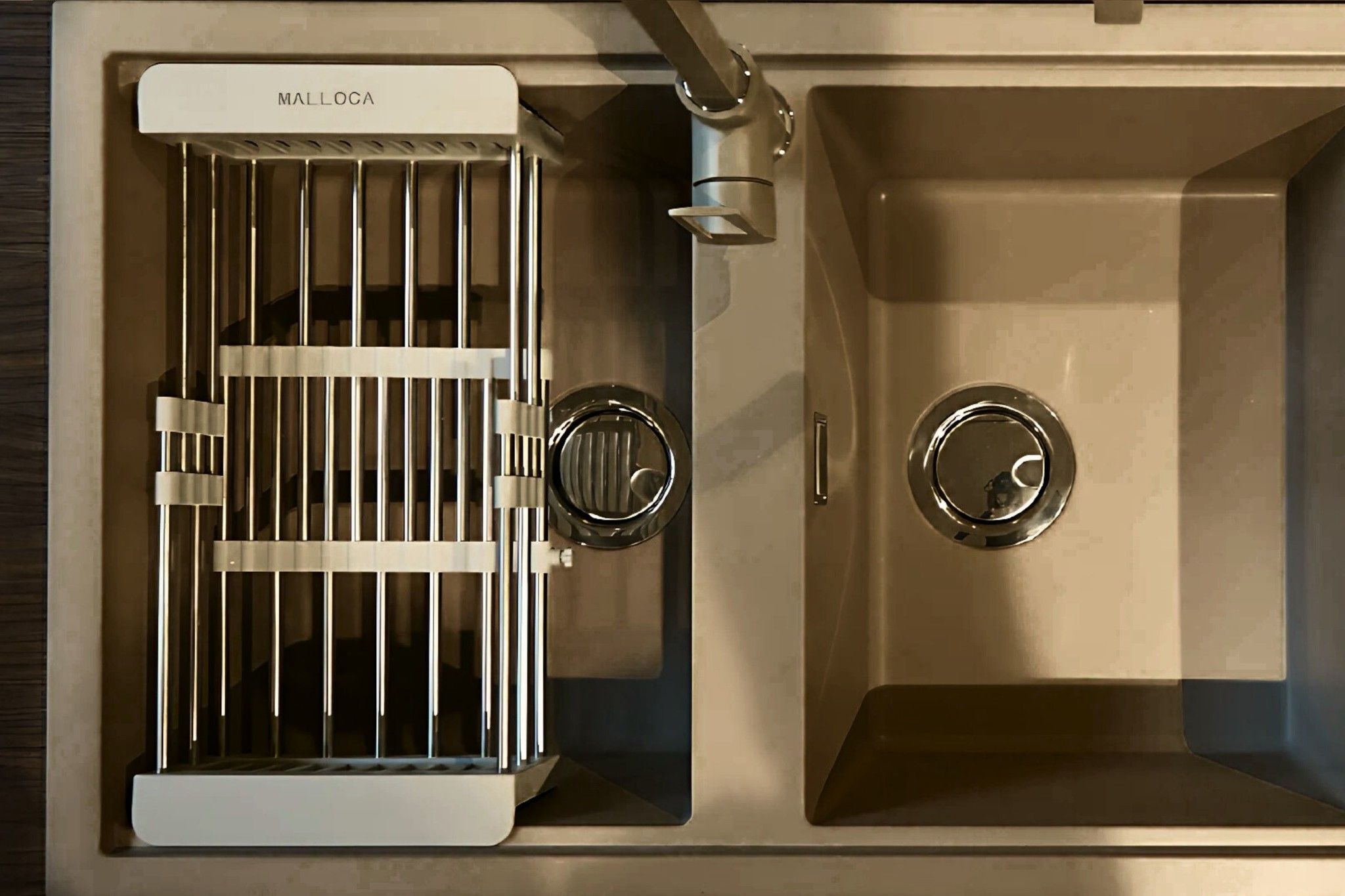 Lòng chậu sâu hạn chế văng nước hiệu quả