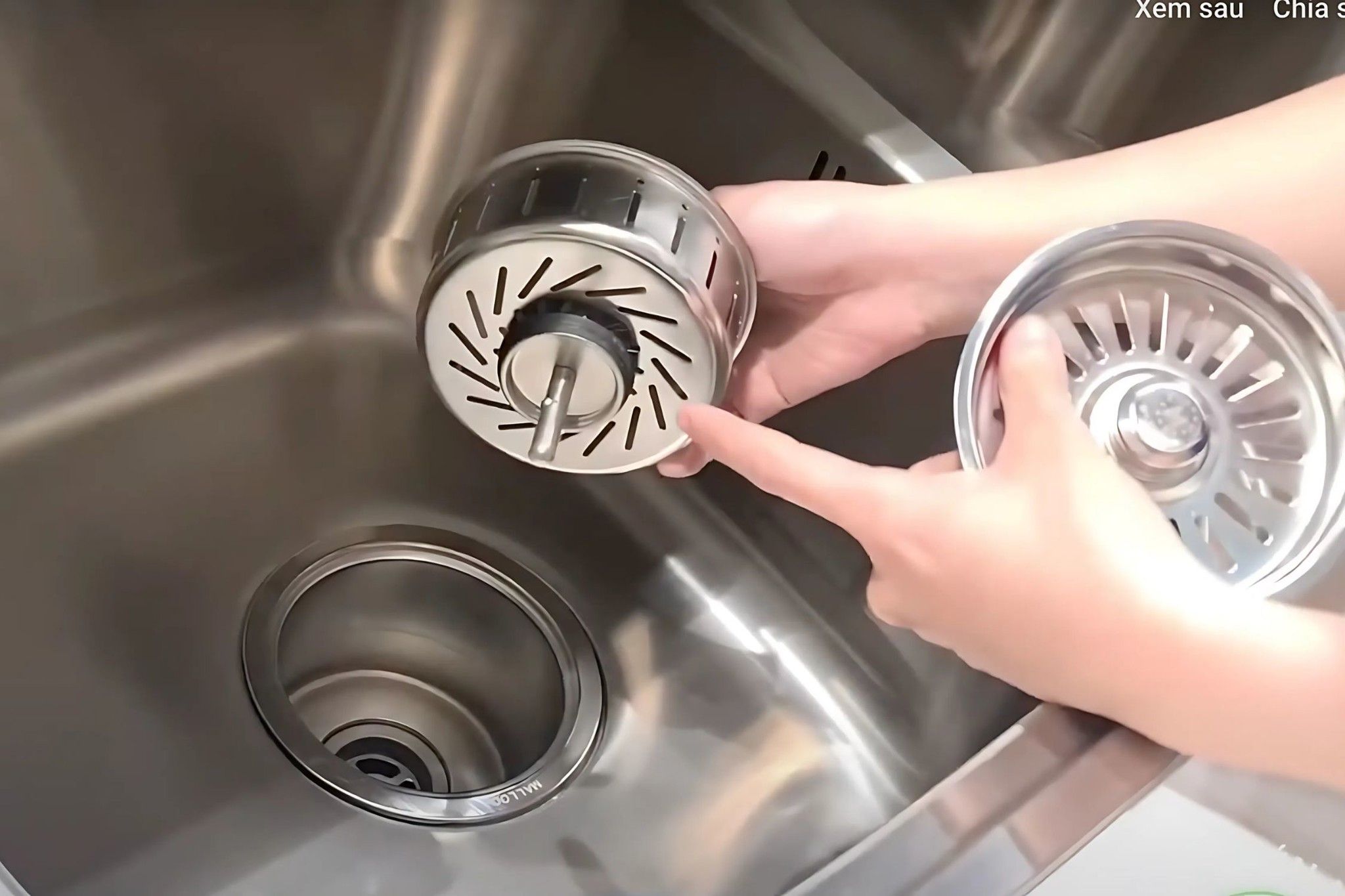 Rổ rác có gioăng cao su giữ nước trong lòng chậu