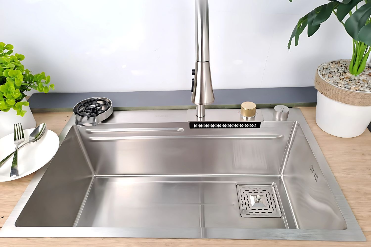 Chậu rửa bát inox bền bỉ theo thời gian